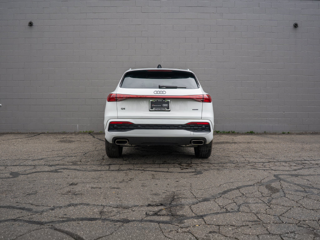 Certified 2025 Audi Q5 Premium w/ Convenience Package AWD/4WD image 6