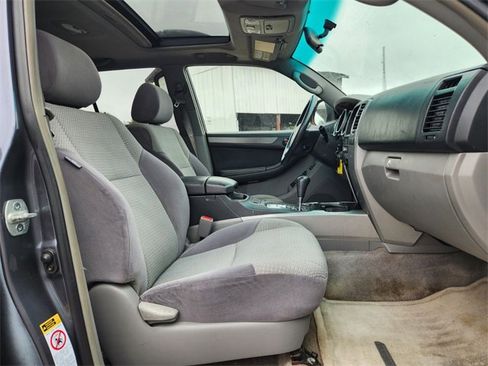 Used 2004 Toyota 4Runner Limited image 15