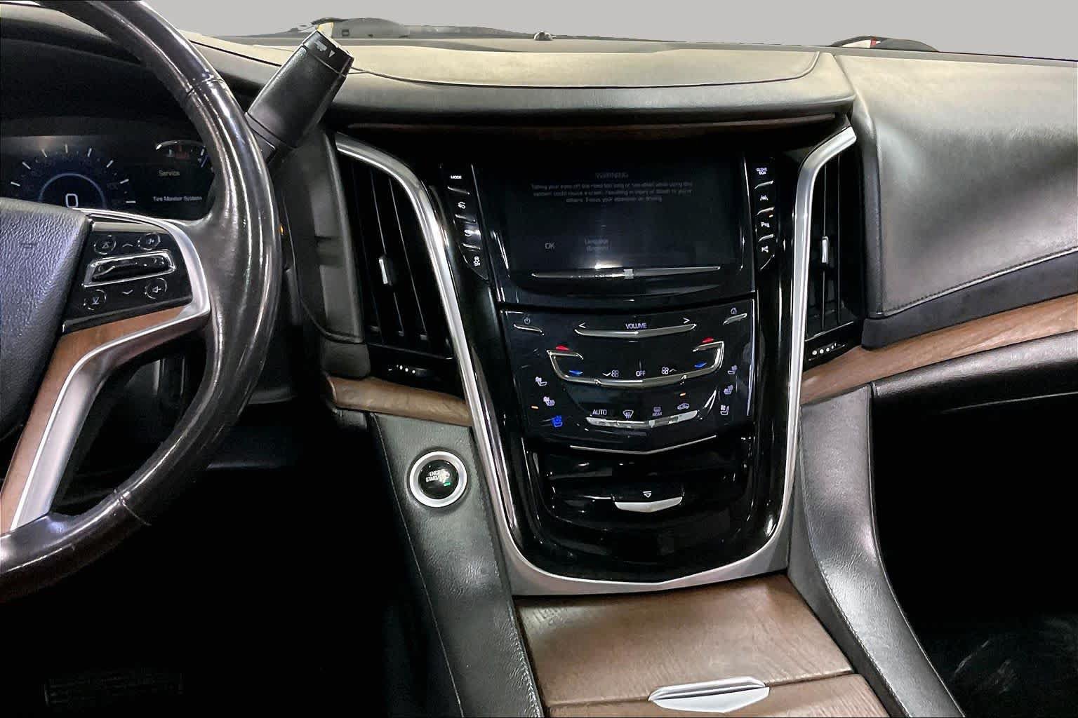 Used 2019 Cadillac Escalade ESV Luxury AWD/4WD image 7