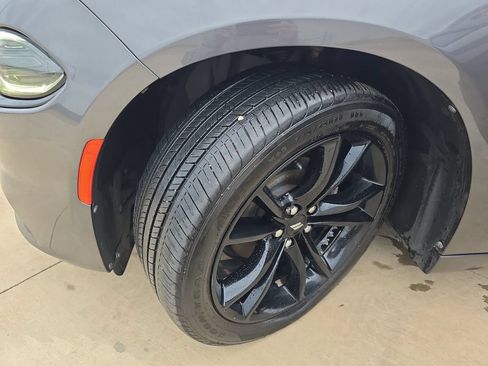 Used 2018 Dodge Charger SXT w/ Blacktop Package RWD image 31