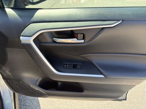 Certified 2021 Toyota RAV4 XLE w/ Convenience Package FWD image 25