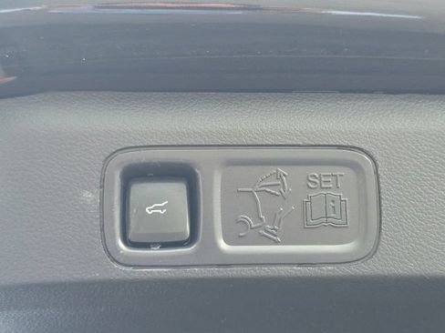 Used 2023 Ford Expedition Limited AWD/4WD image 33