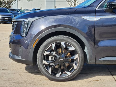 Used 2025 Kia Sorento EX image 14