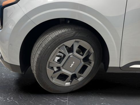 Used 2026 Kia Carnival SX FWD image 39