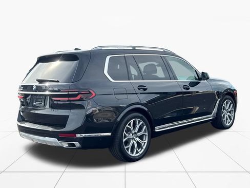 Used 2025 BMW X7 xDrive40i AWD/4WD image 6