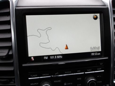 Used 2013 Porsche Cayenne image 19