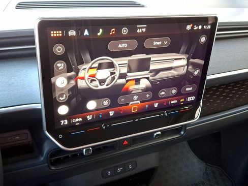 Certified 2025 Volkswagen ID. Buzz Pro S image 15