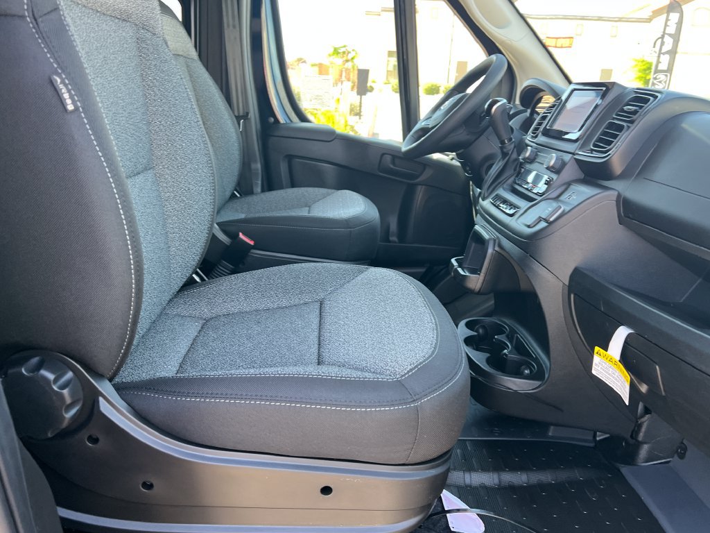 New 2026 RAM ProMaster 2500 w/ Crew Van Package FWD image 12
