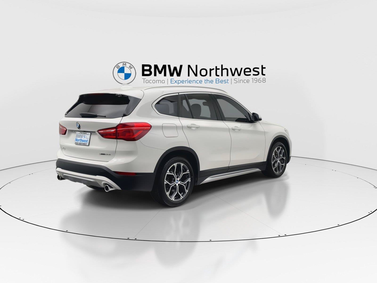 Used 2021 BMW X1 xDrive28i w/ Convenience Package AWD/4WD image 3