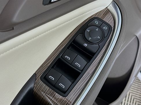 Used 2024 Chevrolet Malibu LT FWD image 18
