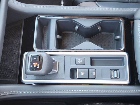 Used 2025 Nissan Pathfinder Platinum w/ Cargo Package image 23