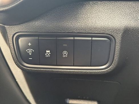 Used 2025 Kia Soul LX w/ LX Technology Package FWD image 31