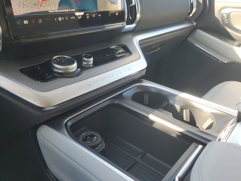 New 2026 Ford Expedition Max Platinum w/ Driver's Package image 18