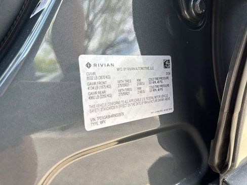 Used 2024 Rivian R1S Adventure AWD/4WD image 29