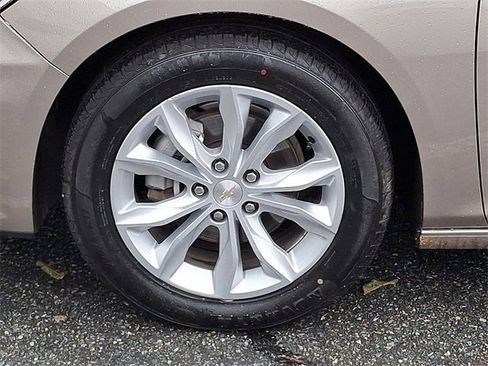 Used 2024 Chevrolet Malibu LT image 28