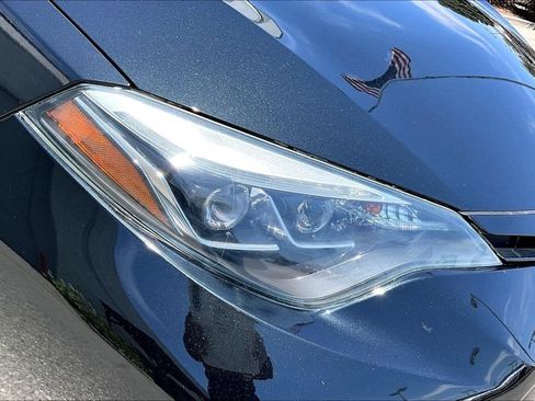 Used 2018 Toyota Corolla SE w/ Carpet Mat Package (TMS) FWD image 32