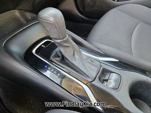 Used 2021 Toyota Corolla LE image 24