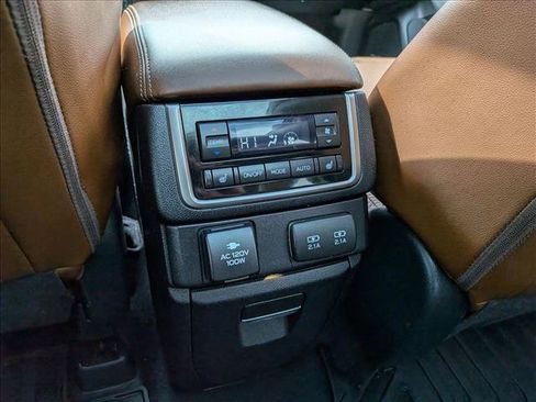 Used 2019 Subaru Ascent Touring w/ Popular Package #3 image 19