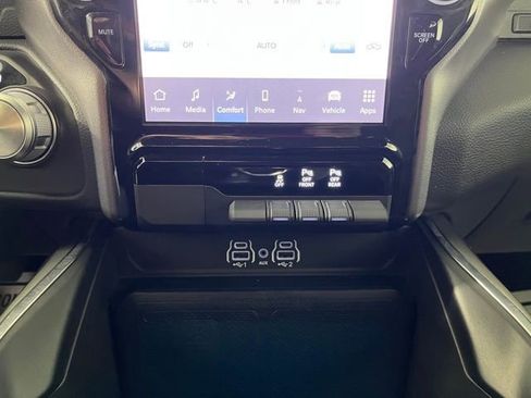 Used 2025 RAM 1500 Laramie image 33