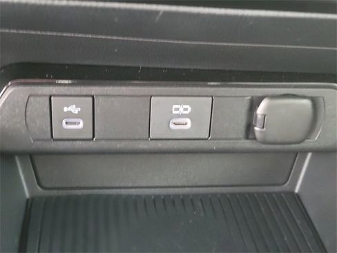 Used 2023 Toyota Prius Prime SE image 29