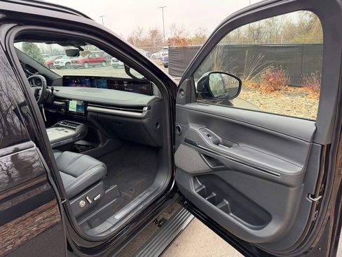 New 2025 Lincoln Navigator L Reserve w/ Jet Appearance Package image 11