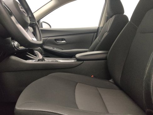 Used 2025 Nissan Sentra SV FWD image 17