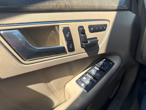 Used 2010 Mercedes-Benz E 350 Sedan image 25