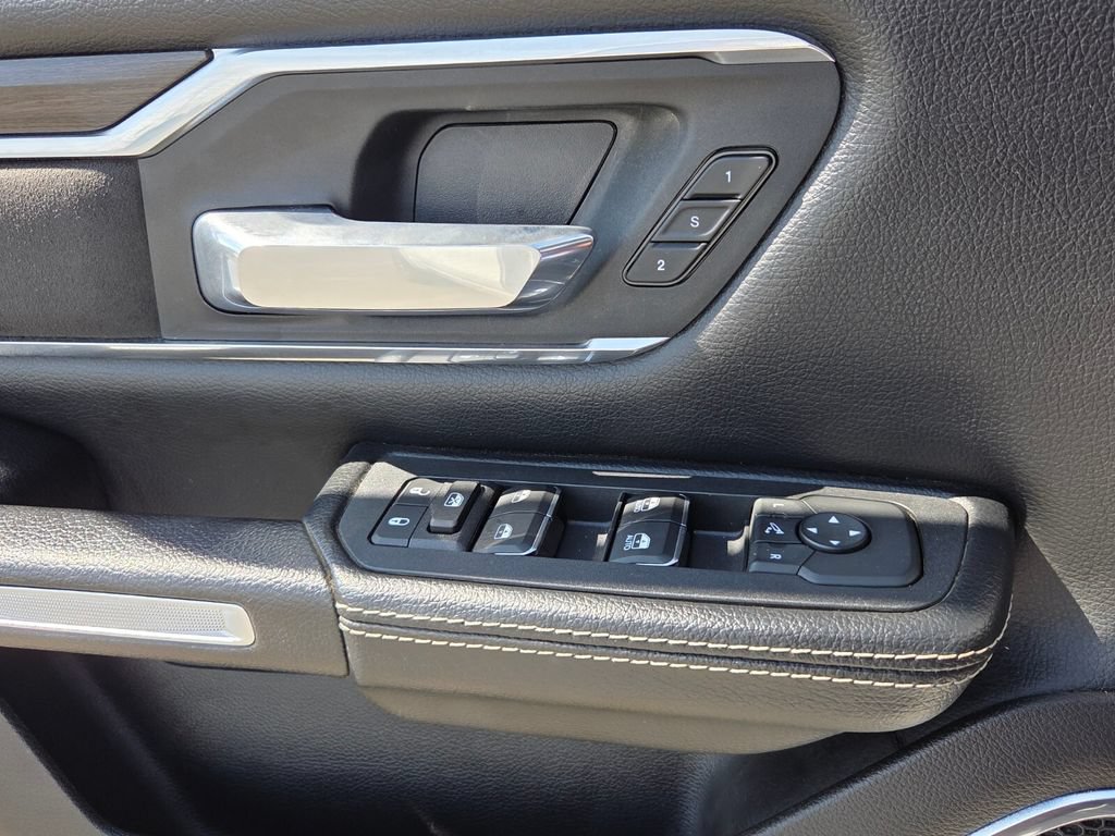 Used 2025 RAM 1500 Laramie AWD/4WD image 25