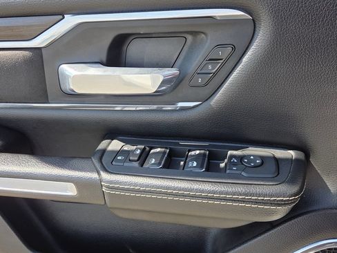 Used 2025 RAM 1500 Laramie AWD/4WD image 25