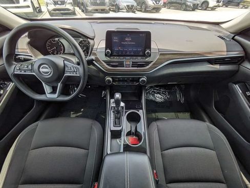 Used 2023 Nissan Altima 2.5 SV FWD image 15