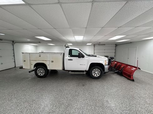 Used 2012 Chevrolet Silverado 3500 W/T w/ Snow Plow Prep Package image 9