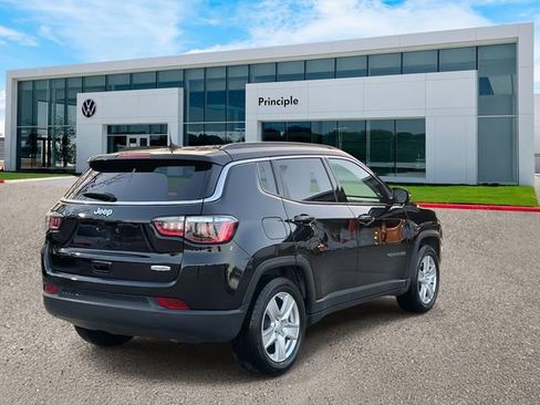 Used 2022 Jeep Compass Latitude w/ Convenience Group image 3