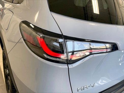 Used 2023 Honda HR-V Sport image 32