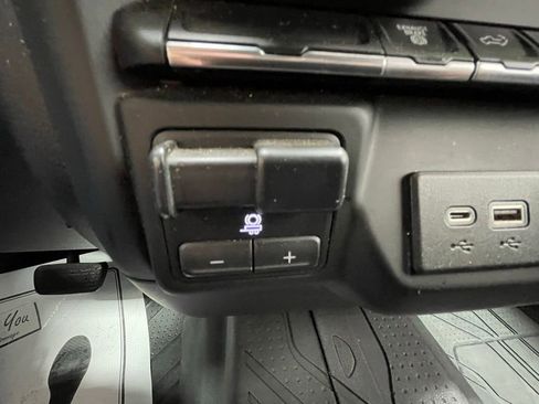 Used 2023 Chevrolet Silverado 2500 Custom w/ Custom Value Package AWD/4WD image 17