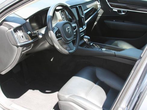 Used 2018 Volvo S90 T6 Momentum w/ Convenience Package AWD/4WD image 23
