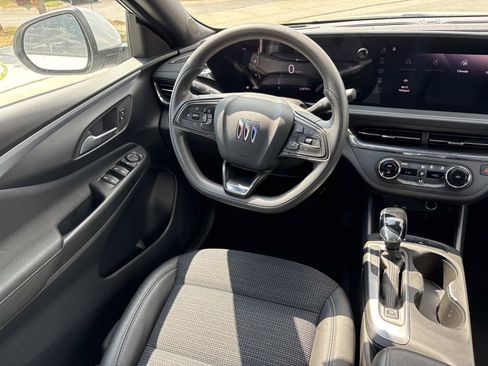 Used 2026 Buick Envista Preferred FWD image 27