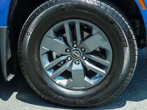 Used 2025 Nissan Frontier SV RWD image 8
