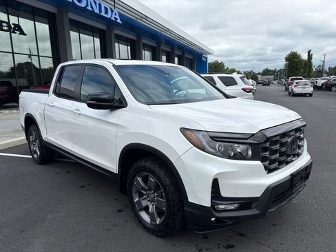 Used 2024 Honda Ridgeline TrailSport image 4