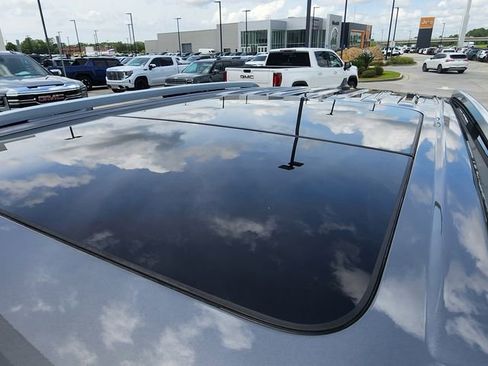 Used 2021 Ford Explorer Platinum w/ Equipment Group 601A AWD/4WD image 10
