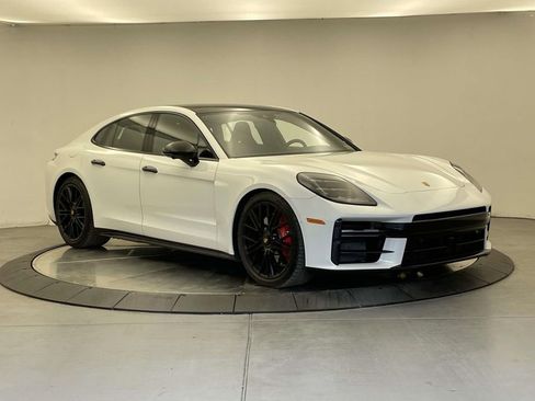 Used 2026 Porsche Panamera GTS image 9