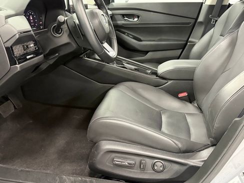 Used 2024 Honda Accord Touring image 12