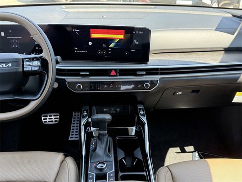 New 2026 Kia Sorento SX Prestige w/ Olive Brown Leather Package image 17