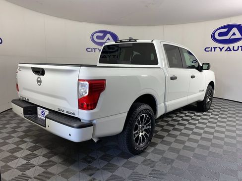 Used 2022 Nissan Titan SV AWD/4WD image 3