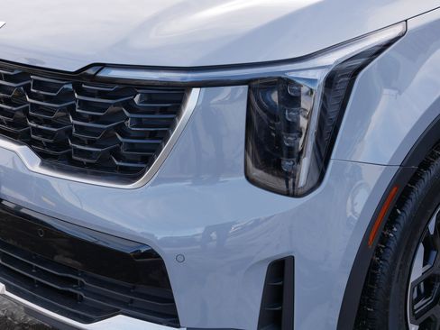 Certified 2025 Kia Sorento S image 16