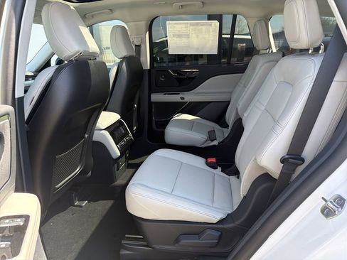 New 2026 Lincoln Aviator AWD image 6