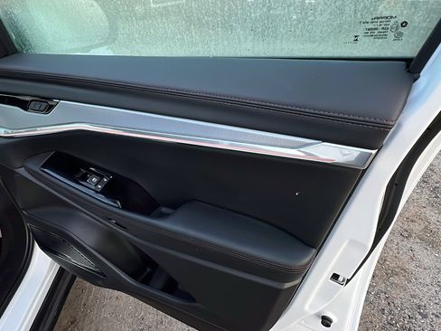 Used 2024 Jeep Wagoneer Launch Edition image 20