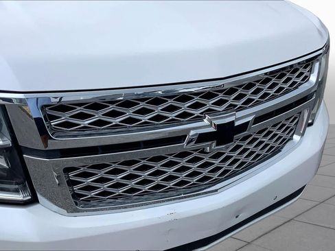 Used 2017 Chevrolet Suburban Premier RWD image 30