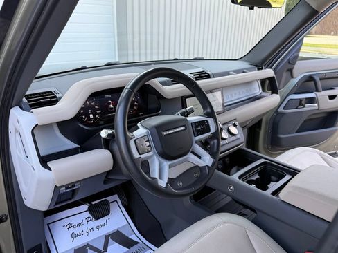 Used 2020 Land Rover Defender 110 SE AWD/4WD image 22