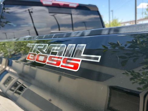Used 2020 Chevrolet Silverado 1500 LT Trail Boss AWD/4WD image 12