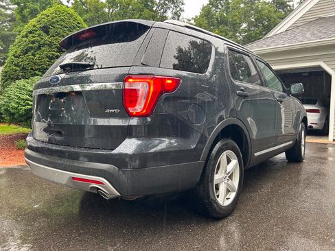 Used 2017 Ford Explorer XLT w/ Equipment Group 202A AWD/4WD image 23